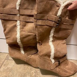 Wedge fur lined boots